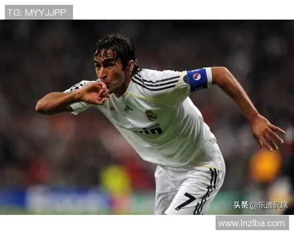 全球足坛传奇人物盘点 从贝克汉姆到梅西他们如何征服绿茵场